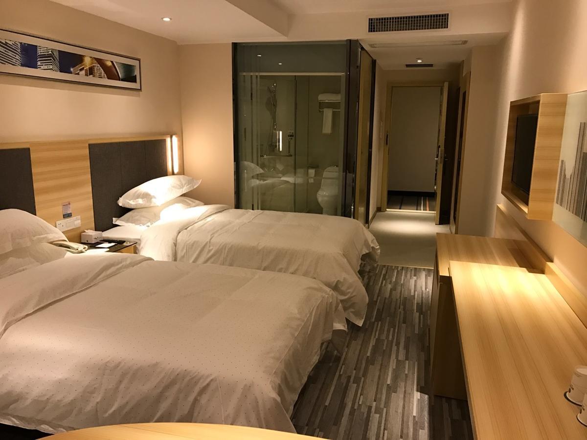 See U Select Hotel Wuhan Exteriör bild
