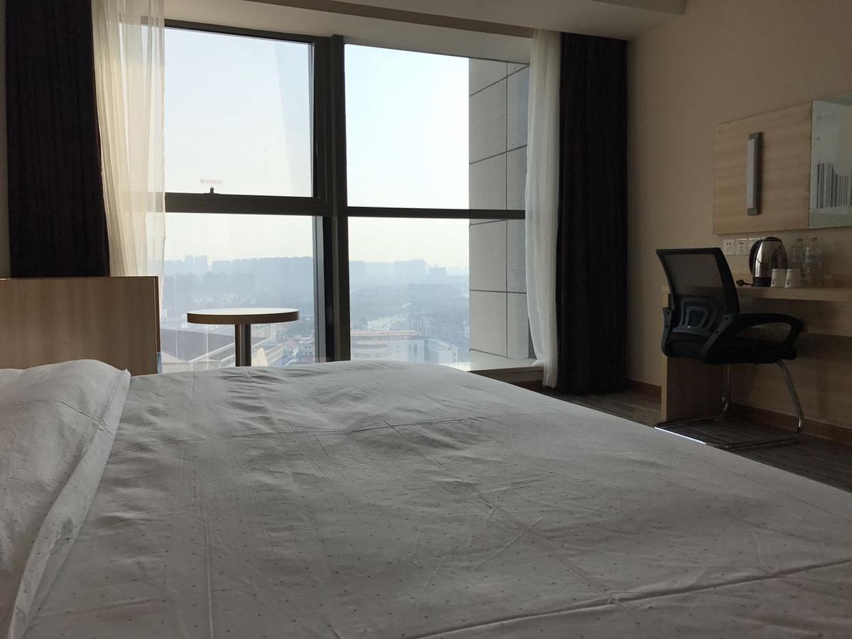 See U Select Hotel Wuhan Exteriör bild