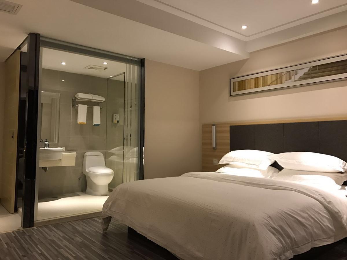 See U Select Hotel Wuhan Exteriör bild