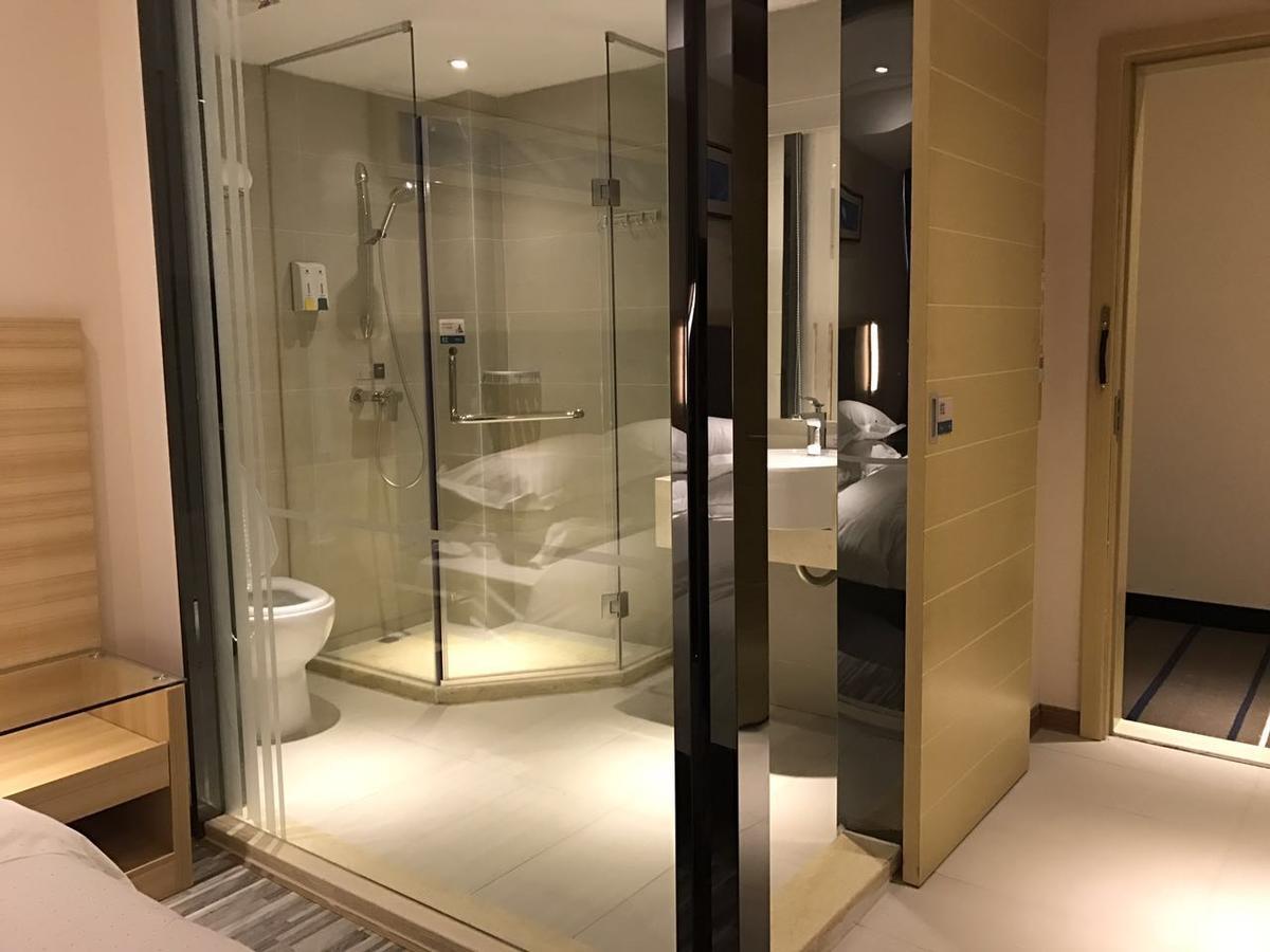 See U Select Hotel Wuhan Exteriör bild