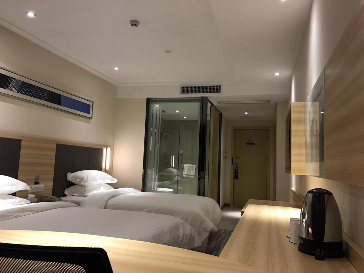 See U Select Hotel Wuhan Exteriör bild